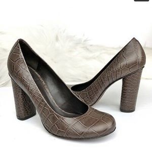 Tory Burch leather pumps